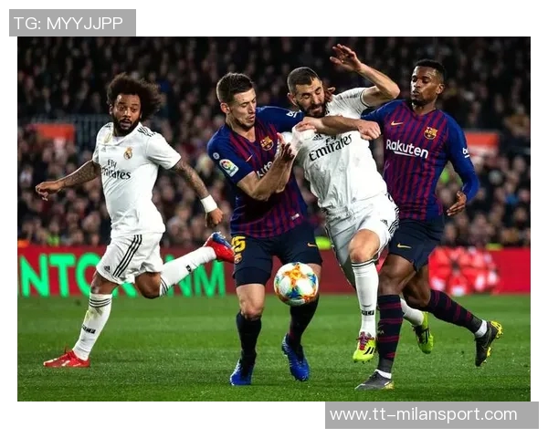 西甲球员开场静止抗议引发热议赛事转播俯瞰球场长达20秒 西甲球员开场静止抗议引发热议赛事转播俯瞰球场长达20秒