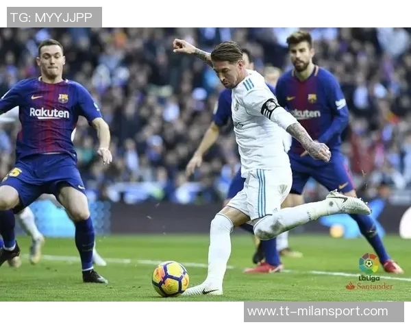 赫伊森因小腿伤缺席国家队训练皇马仍期待他能及时复出迎战国家德比