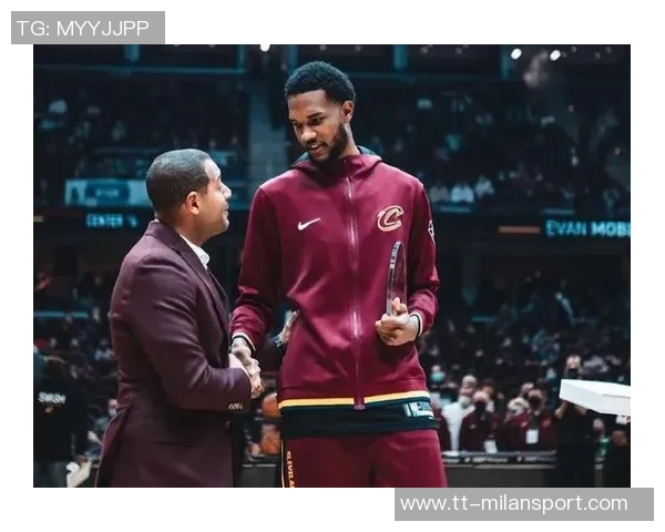 莫布里上半场表现出色高炮台状态回暖贡献10分5板2助1帽三分命中率高达66 莫布里上半场表现出色高炮台状态回暖贡献10分5板2助1帽三分命中率高达66