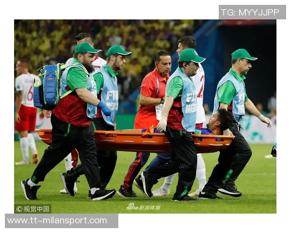 阿苏埃因伤退场被担架抬走米内罗时隔四个月重返赛场