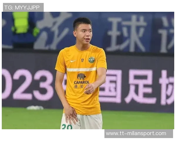 王钰栋19岁生日庆祝照曝光本赛季30场斩获12球荣膺本土射手王 王钰栋19岁生日庆祝照曝光本赛季30场斩获12球荣膺本土射手王